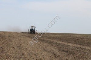 Первый в мире широкозахватный навесной на тр-р 80лс культиватор