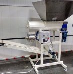 Тестоделитель Кузбасс 68-2М со встроенным транспортёром.