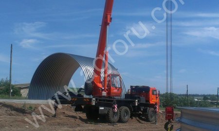 Ангар-бескаркасник