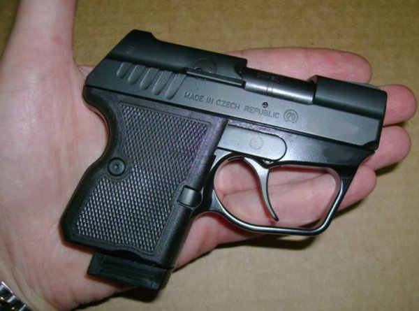 В Дагестане при попытке купить водку убиты три человека