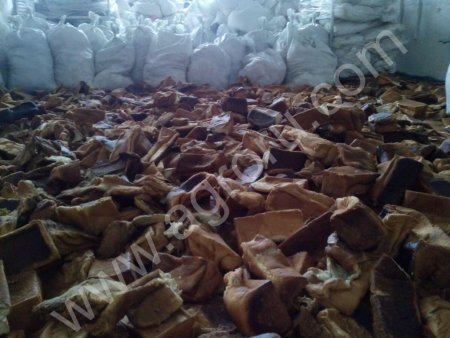 Хлеб на корм свиньям и КРС