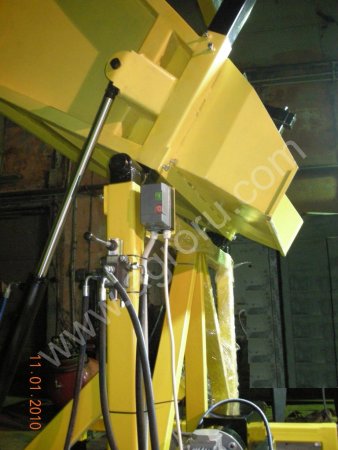 Опрокидыватель контейнеров