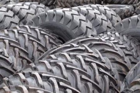 Новые шины для погрузчиков 318E и 326E от John Deere