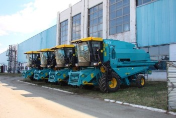Казахстан приступает к выпуску собственного зерноуборочного комбайна