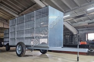 Тракторный прицеп для перевозки крупной птицы