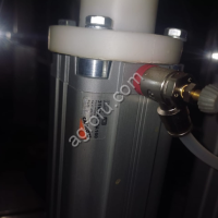 Вакуум-закаточная машина ВЗМ-1