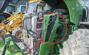 Панели радиатора John Deere 8430 (L+R) 2шт.