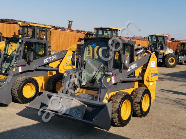 Мини-погрузчик XCMG XC740RU
