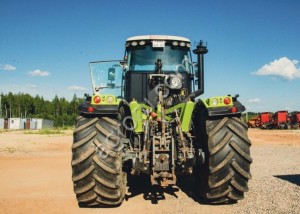 Трактор Claas XERION