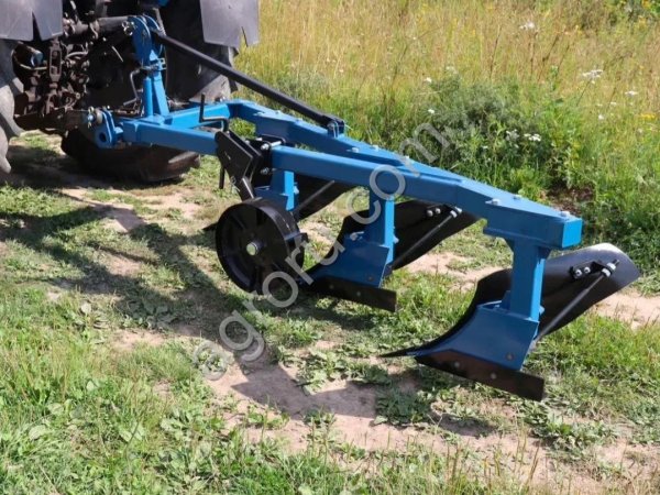 Плуг Палехагромаш 3-х корпусной 3x35