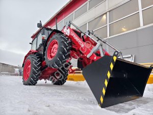 Навесной погрузчик Большая земля UNIVERSAL Robust