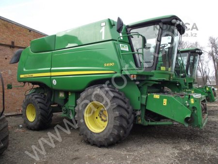 John deere Комбайн S-690i