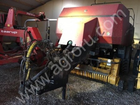 Тюковый пресс-подборщик NEW HOLLAND