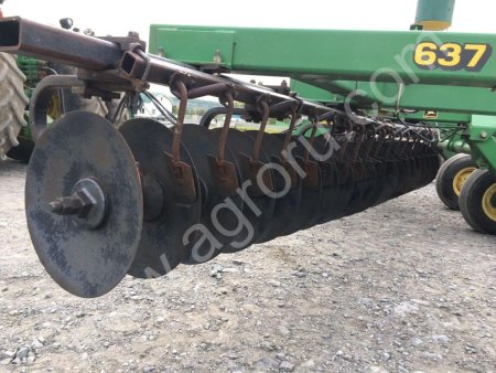 Борона John Deere 637 на дугах