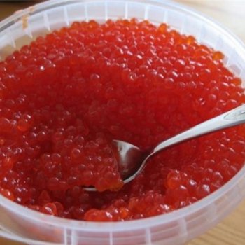 В вертолете, прилетевшем в Магадан, нашли полтонны браконьерской икры