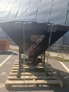 Пескоразбрасыватель ПВ 1000
