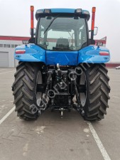 Трактор NEW HOLLAND T8040