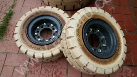 Колеса на вилочный погрузчик цельнолитые