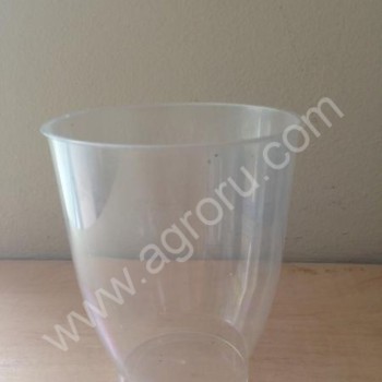 Одноразовый пластиковый стакан
