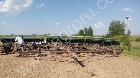 СУЗТ-4 универсальная механическая сеялка