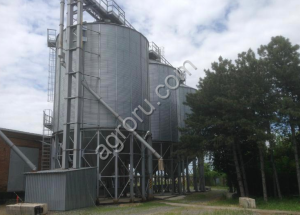 Элеваторный комплекс с землей и складами