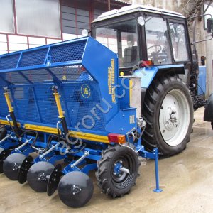 Полунавесная картофелесажалка КСМ-4Н