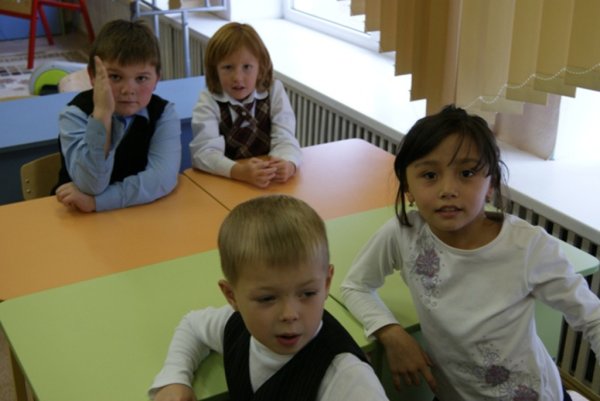 Харьковские первоклассники получают бесплатное молоко