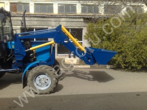 Погрузчик быстромонтируемый ПБМ-800-0 с ковшом 0.8м3