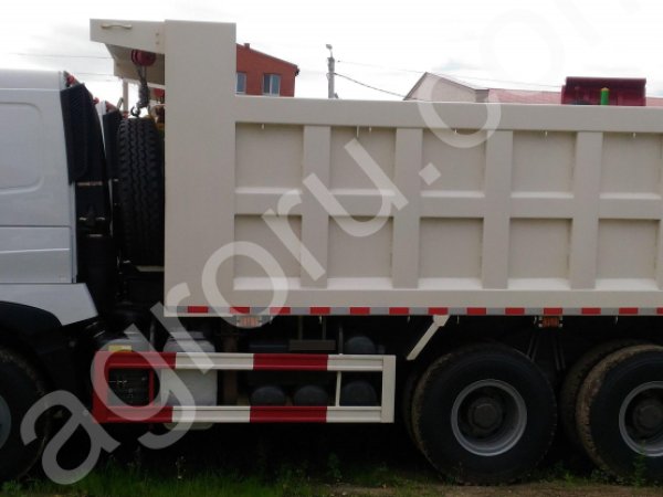 Самосвал 6×4 HOWO A7