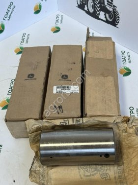 Вал сателлита R560525 John Deere (оригинал)