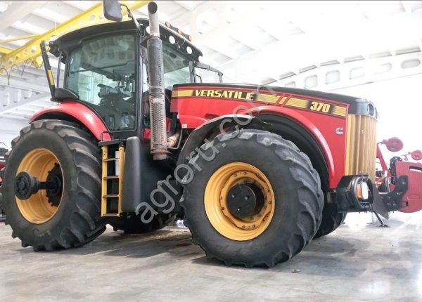 Трактор 370