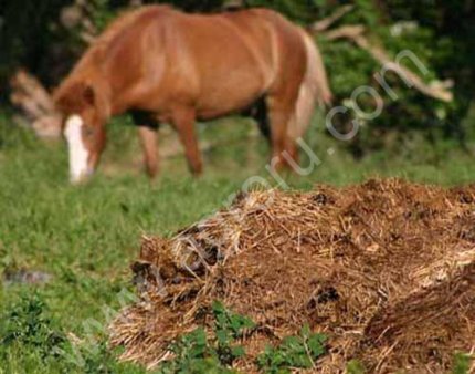 Навоз конский, Навоз коровий в мешках и россыпью.