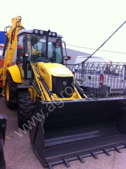 Экскаватор-погрузчик New Holland B90B LR