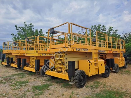 самоходный дизельный подъёмник ножничного типа Haulotte H15 SX , бу , c НДС - В наличии .