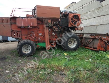 Зерноуборочный комбайн ДОН 1500А