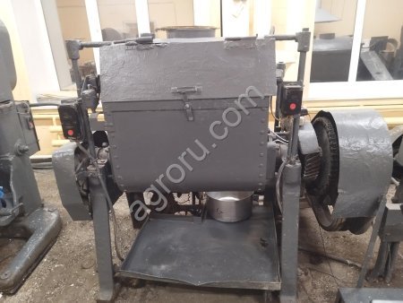 Горизонтальный тестомес ТМ-63, с Z- образными лопастями, 200л, 1шт