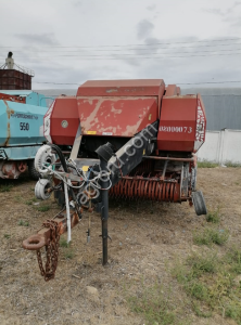 Рулонный пресс-подборщик Case IH 550