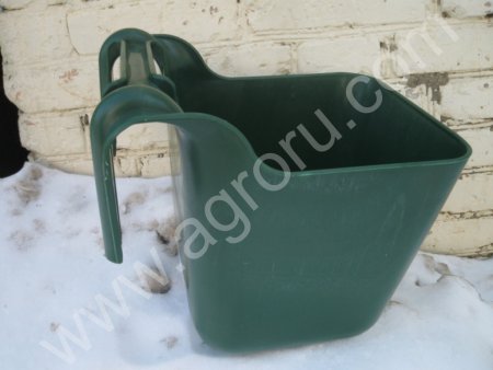 Кормушка подвесная 13,5 л;