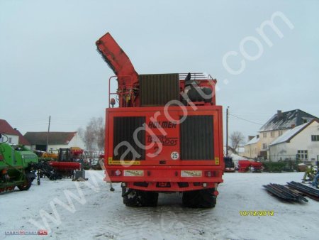 Свеклоуборочный комбайн