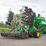 Сеялка точного высева John Deere 740 A