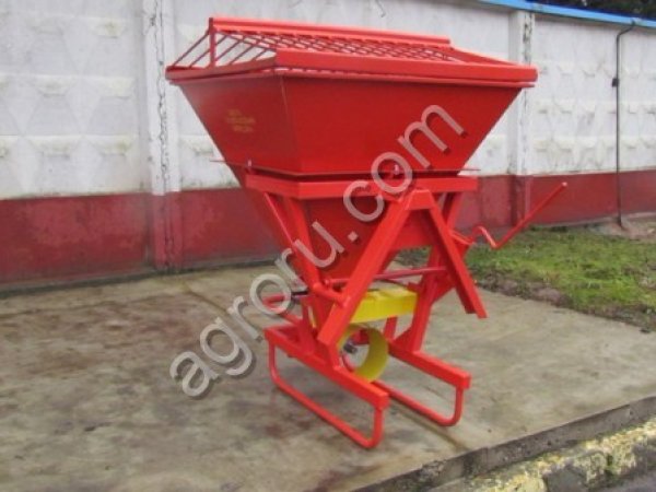 Пескоразбрасыватель для трактора