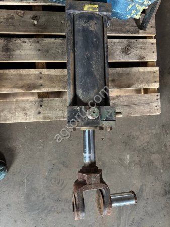 Пневматический цилиндр