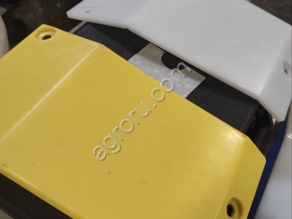 Защита жатки John Deere H205344