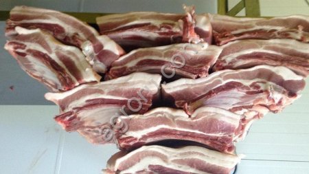 Грудинка свиная без кости на шкуре ОПТ