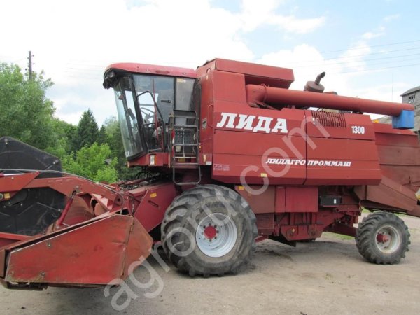 Комбайн зерноуборочный Лида 1300