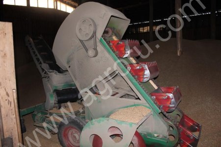 КОВШОВЫЙ ШНЕКОВЫЙ ПОГРУЗЧИК Р6-КШП-6 Б/У