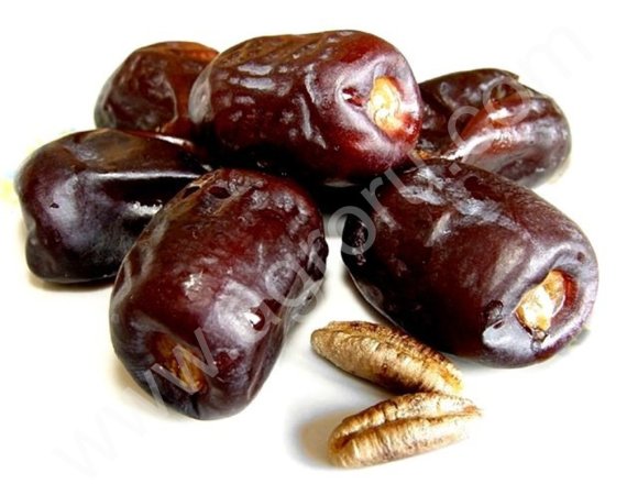 орехи грецкие, курагу, сушеные персик, финик, инжир.