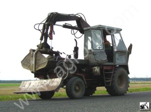 Погрузчик экскаватор автономный ПЭА-1,0 Карпатец