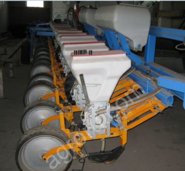 16-ти рядковая Пневматическая сеялка точного высева SCHMOTZER P4016 с внесением удобрений