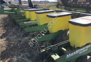 Сеялка John Deere MaxEmergePlus